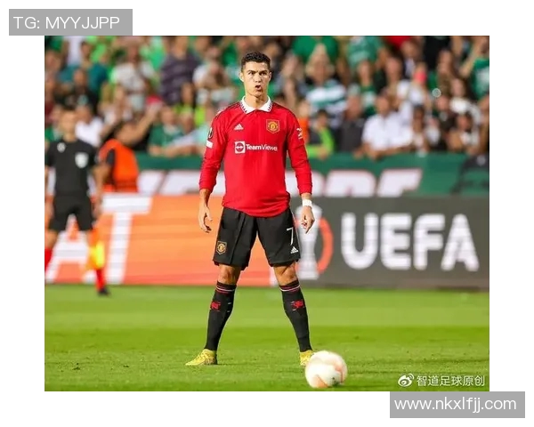 曼联球星花式足球技巧大揭秘 力量与艺术的完美结合